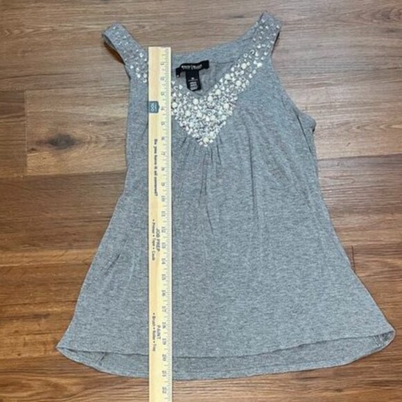 ✨ White House Black Market Gray Embellished Sleeveless Top XS - Picture 3 of 6